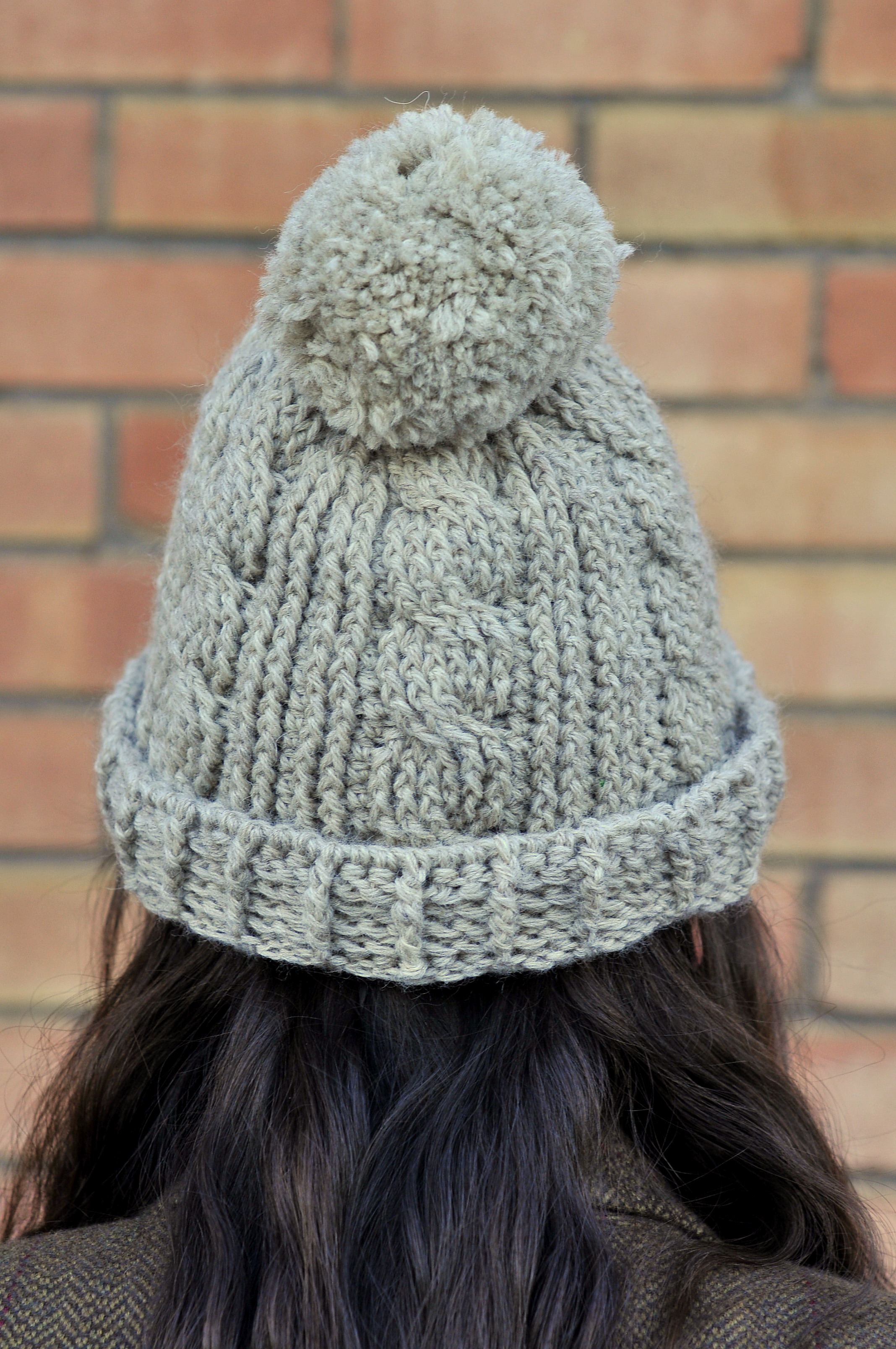 DIY Chunky Cabled Crochet Beanie with Free Pattern Kiku