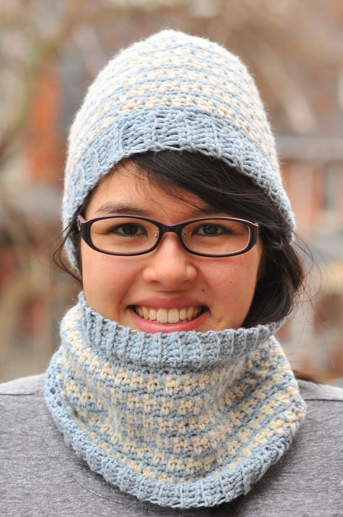 Crocheted Toothed Cowl and Free Pattern