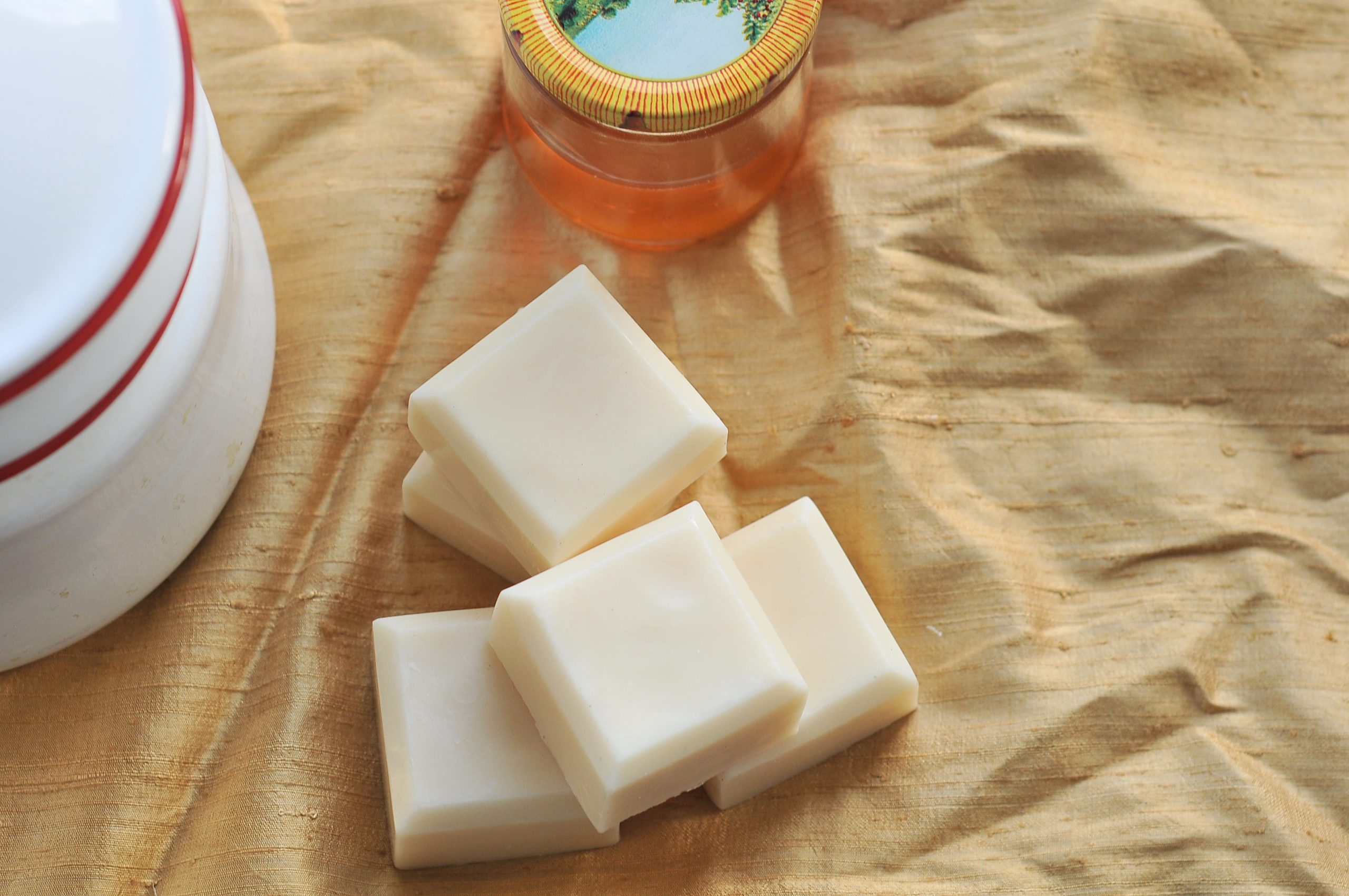 How to Make Melt and Pour Soap with Honey Soap Base 